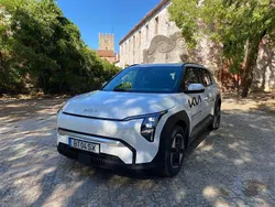 Branco Usado 2025 Kia EV3 3 SUV | € 36.740 (Preço justo)