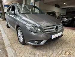Cinza Usado 2014 Mercedes B180 Monovolume | € 13.900 (Preço justo)