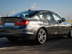 Cinzento Usado 2013 BMW 328 Sedan | € 28.500