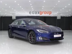 Azul Usado 2020 Tesla Model S Performance Sedan | € 45.990