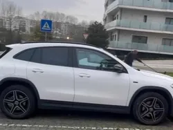 Branco Usado 2020 Mercedes GLA250 SUV | € 32.000