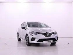 Cinzento platina Usado 2023 Renault Clio V Techno | € 17.400 (Preço justo)