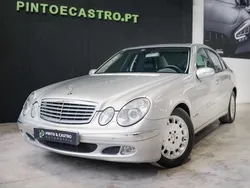 Cinzento Usado 2004 Mercedes E220 | € 9.990