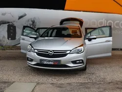 Cinzento Usado 2017 Opel Astra Business Edition Carrinha | € 11.900 (Preço justo)