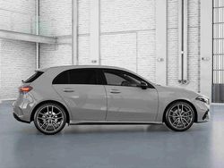 Cinzento Novo 2025 Mercedes A180 Citadino | € 47.934