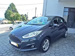 Cinza Usado 2013 Ford Fiesta Titanium Citadino | € 7.500 (Preço justo)