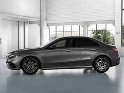 Cinzento Novo 2025 Mercedes A180 Sedan | € 49.945