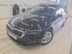 Preto Usado 2023 Skoda Octavia Ambition Carrinha | € 29.400 (Preço justo)