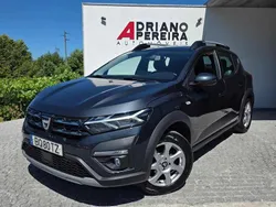 Cinza Usado 2021 Dacia Sandero Comfort Citadino | € 13.990 (Preço justo)