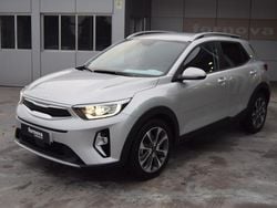 Cinza Usado 2025 Kia Stonic SUV | € 22.500 (Preço justo)