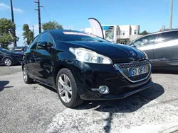 Preto Usado 2013 Peugeot 208 Active Citadino | € 8.900 (Preço justo)