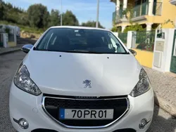 Usado 2015 Peugeot 208 Style Citadino | € 8.500 (Preço justo)