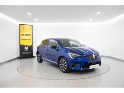 Azul Usado 2023 Renault Clio V Techno | € 17.980 (Preço justo)