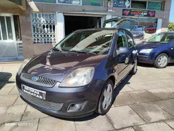 Cinzento Usado 2006 Ford Fiesta Citadino | € 3.399 (Preço justo)