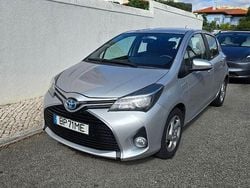 Usado 2015 Toyota Yaris Hybrid Sedan | € 13.500 (Bom preço)