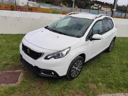 Branco Usado 2018 Peugeot 2008 SUV | € 15.000 (Preço justo)