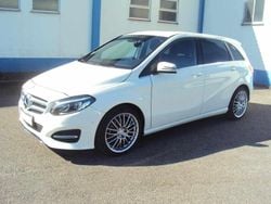 Branco Usado 2016 Mercedes B180 Monovolume | € 12.950 (Preço justo)