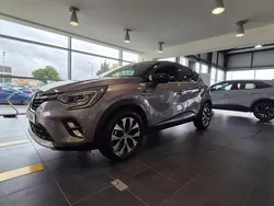 Cinzento Usado 2023 Renault Captur Techno SUV | € 20.500 (Preço justo)