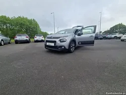 Cinza Usado 2018 Citroën C3 PureTech Citadino | € 12.999 (Preço justo)