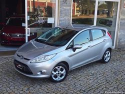 Cinza Usado 2010 Ford Fiesta Titanium Citadino | € 6.750 (Preço justo)