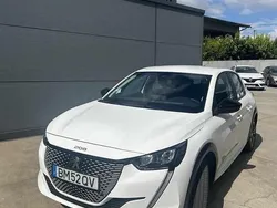 Branco Usado 2023 Peugeot e-208 Citadino | € 20.000 (Bom preço)