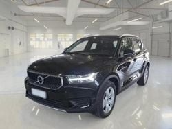 Preto Usado 2021 Volvo XC40 Momentum SUV | € 24.990 (Preço justo)