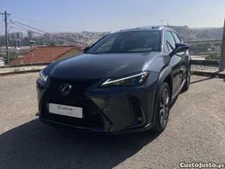Branco Usado 2023 Lexus UX 250h Sport Line SUV | € 48.000
