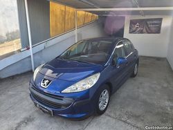 Azul Usado 2009 Peugeot 207 Style Citadino | € 7.750 (Preço elevado)