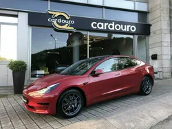 Vermelho preto Usado 2021 Tesla Model 3 Long Range Sedan | € 47.900