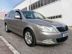 Outra Usado 2012 Skoda Octavia Ambiente Carrinha | € 11.600 (Preço elevado)