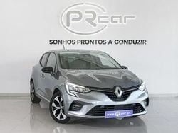 Cinzento metalizado Usado 2023 Renault Clio V Evolution Citadino | € 16.900 (Preço justo)