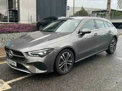 Cinzento Usado 2024 Mercedes CLA180 Sedan | € 41.300 (Preço justo)