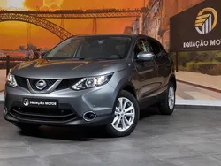 Cinzento Usado 2014 Nissan Qashqai N-Connecta SUV | € 15.400 (Preço justo)