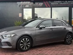 Cinza escuro Usado 2019 Mercedes A180 Style | € 22.990 (Preço justo)