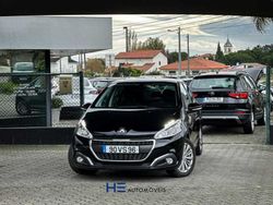 Preto Usado 2018 Peugeot 208 Signature Sky Citadino | € 11.690 (Preço justo)