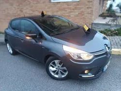 Cinzento Usado 2017 Renault Clio IV LIMITED | € 10.990 (Bom preço)
