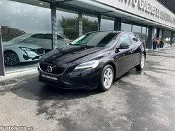 Preto Usado 2017 Volvo V40 Momentum Carrinha | € 17.250 (Preço justo)