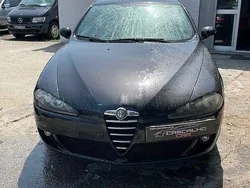 Preto Usado 2005 Alfa Romeo 147 Executive Citadino | € 3.950