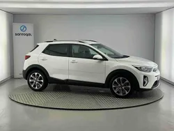 Branco Usado 2025 Kia Stonic SUV | € 20.990 (Caro)