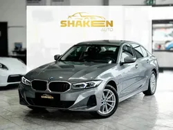 Cinzento Usado 2023 BMW 330e Luxury Line Sedan | € 37.990 (Super Preço)