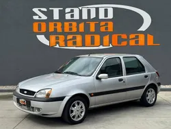 Cinzento Usado 2001 Ford Fiesta Citadino | € 1.850