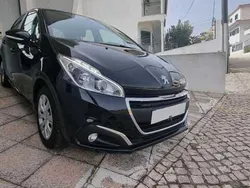 Preto Usado 2019 Peugeot 208 Style Citadino | € 13.990 (Preço justo)