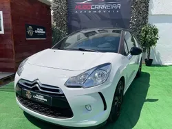 Branco Usado 2011 Citroën DS3 Chic Citadino | € 6.750