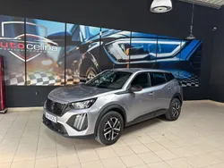 Cinza Usado 2024 Peugeot 2008 Active SUV | € 22.900 (Preço elevado)