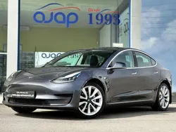 Cinzento Usado 2019 Tesla Model 3 Standard Range Plus Sedan | € 23.470 (Preço elevado)