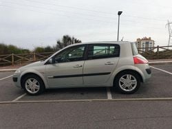 Usado 2004 Renault Mégane II Sedan | € 2.700