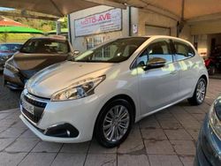 Branco Usado 2018 Peugeot 208 Active Citadino | € 11.500 (Preço justo)