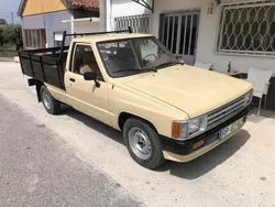 Branco Usado 1987 Toyota HiLux Pickup | € 4.750