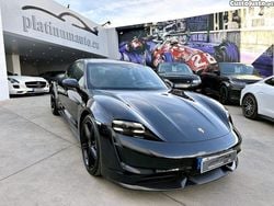 Preto Usado 2020 Porsche Taycan Turbo S Sedan | € 109.950
