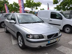 Cinzento prata Usado 2004 Volvo S60 Sedan | € 10.950